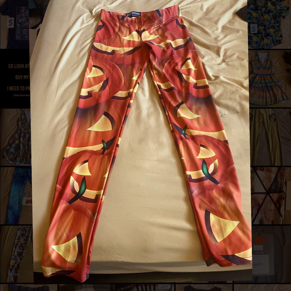 Pumpkin leggings!